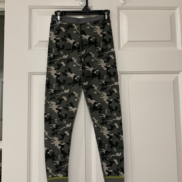 Magellan Outdoors Camo Thermals Unisex - Picture 2 of 8